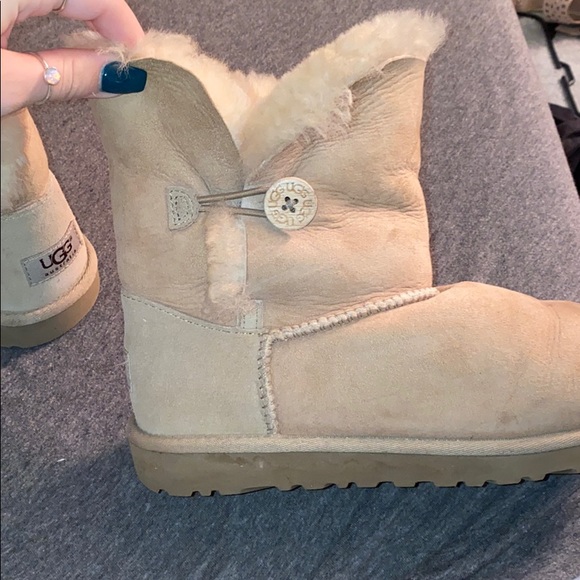 UGG Bailey Button - Picture 8 of 9